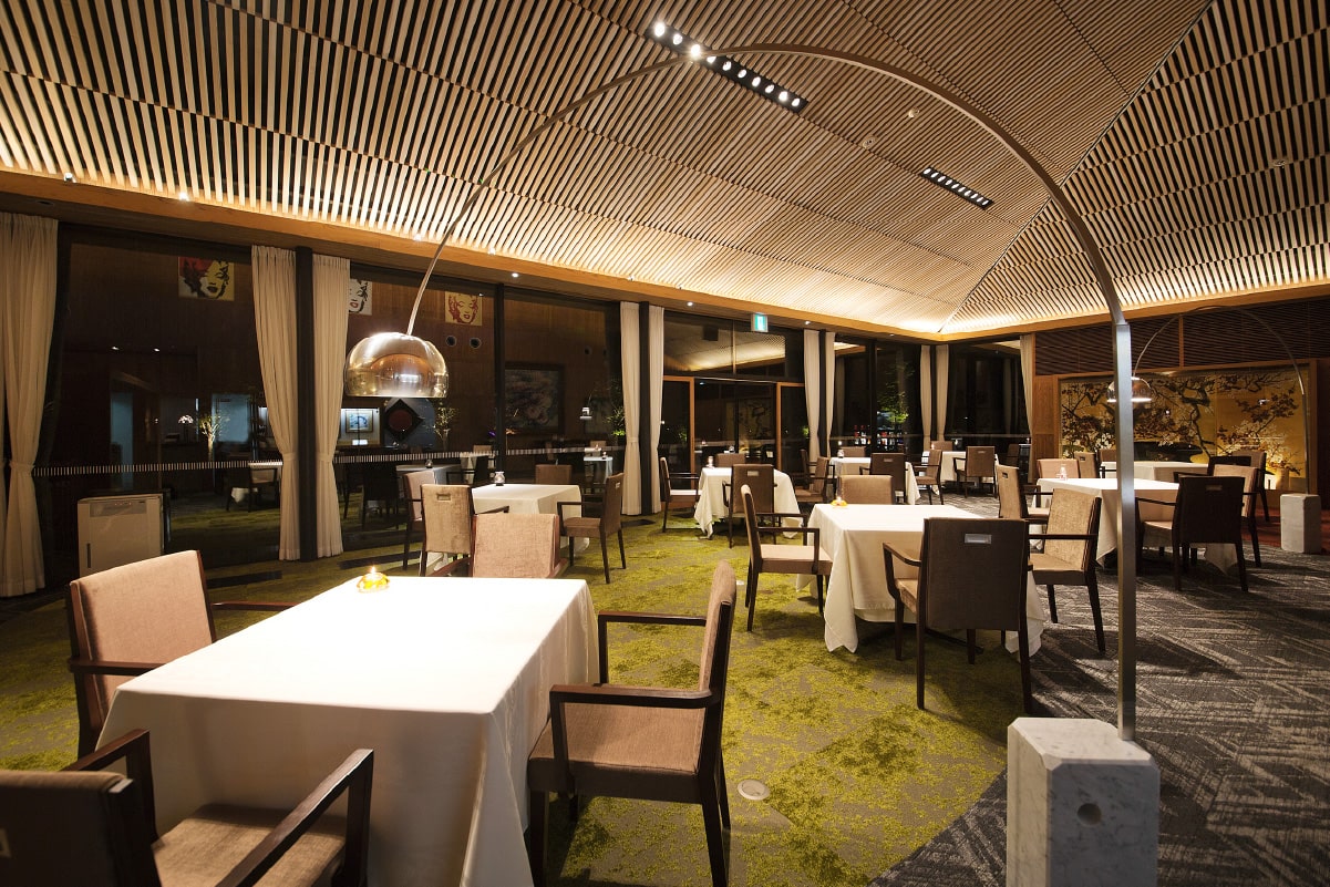 レストラン　ヴェルナタール